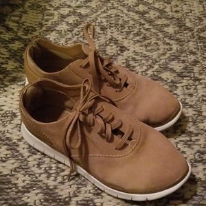 Vionic, Taylor shoe. Suade tennis shoe.